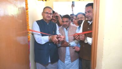 स्थानीय लोगों को अब अपने ही क्षेत्र में बेहतर प्राथमिक स्वास्थ्य सेवाएं उपलब्ध होंगी : जोशी स्थानीय लोगों को अब अपने ही क्षेत्र में बेहतर प्राथमिक स्वास्थ्य सेवाएं उपलब्ध होंगी : जोशी