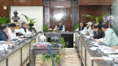 मुख्यमंत्री घोषणाओं के कार्यों को शीघ्र पूर्ण करें, लंबित परियोजनाओं पर 15 दिन में निर्णय लें : मुख्य सचिव मुख्यमंत्री घोषणाओं के कार्यों को शीघ्र पूर्ण करें, लंबित परियोजनाओं पर 15 दिन में निर्णय लें : मुख्य सचिव