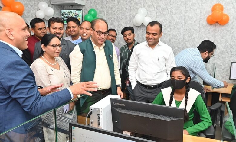 तहसील रूड़की में आधुनिक कंप्यूटर लैब का लोकार्पण