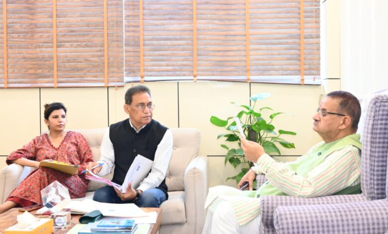 प्रदेश में शहीद द्वार व स्मारकों के लिए बजट जारी, सैनिक कल्याण मंत्री गणेश जोशी ने दिए निर्माण कार्य में तेजी के निर्देश