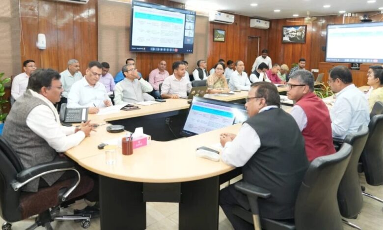 दुर्गम क्षेत्रों में फाइबर केबल एवं वाईफाई के माध्यम से कनेक्टिविटी उपलब्ध कराई जाए : मुख्य सचिव