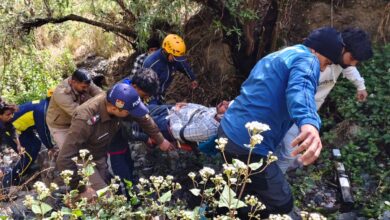 कार खाई में गिरी दो की मौत, दो गम्भीर घायल कार खाई में गिरी दो की मौत, दो गम्भीर घायल