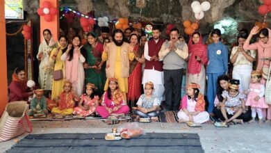 टपकेश्वर महादेव मंदिर में दिन भर आने वाली सैकड़ों कन्याओं का किया गया विशेष सम्मान