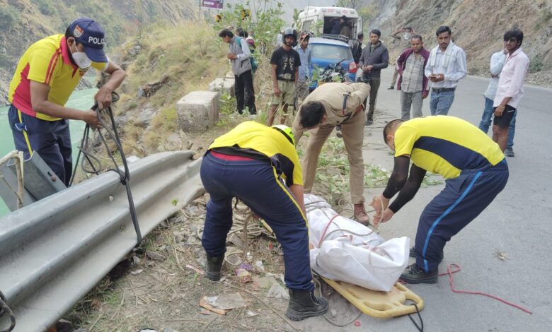 सिंघताली के पास नदी से अज्ञात शव बरामद