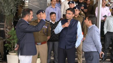 गृहमंत्री के दौरे से पहले देहरादून प्रशासन अलर्ट, डीएम सविन बंसल ने एसएसपी संग व्यवस्थाओं का किया स्थलीय निरीक्षण
