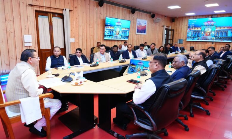 सीएम धामी से “इंडिया डिजिटल इंपॉवरमेंट मीट एंड अवॉर्ड” समारोह के आयोजकों ने शिष्टाचार भेंट की सीएम धामी से “इंडिया डिजिटल इंपॉवरमेंट मीट एंड अवॉर्ड” समारोह के आयोजकों ने शिष्टाचार भेंट की