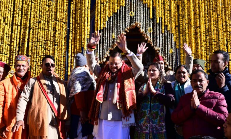 मुख्यमंत्री धामी भी बने कपाट खुलने के दिव्य क्षणों के साक्षी हर हर महादेव, जय श्री केदार के उदघोष से प्रफुल्लित हुई बाबा केदार की नगरी