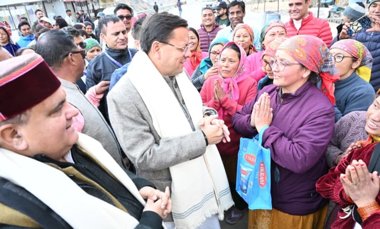 मुख्यमंत्री धामी पहुंचे भारत के प्रथम सीमांत गांव माणा