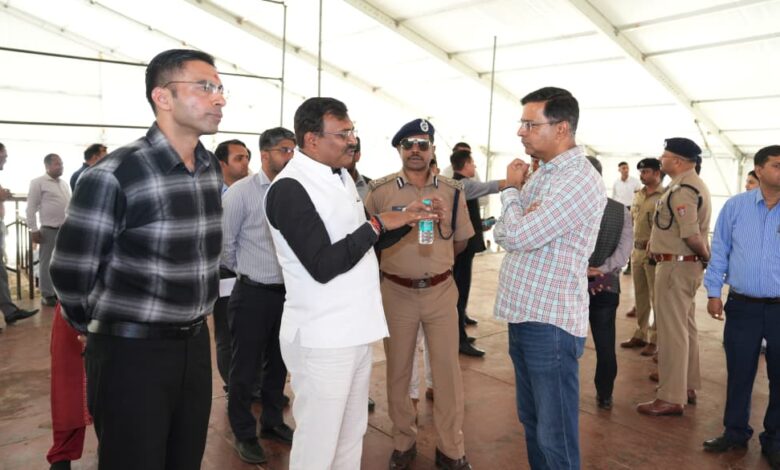 सीएस और डीजीपी ने पीएम मोदी के दौरे की तैयारियों को लेकर कार्यक्रम स्थल का स्थलीय निरीक्षण किया