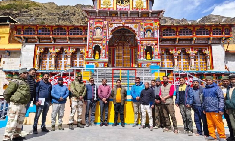 सीईओ बीकेटीसी विशाल मिश्रा ने किया श्री बद्रीनाथ धाम का निरीक्षण, कपाट खुलने से पहले तैयारियों को लेकर दिए अहम निर्देश सीईओ बीकेटीसी विशाल मिश्रा ने किया श्री बद्रीनाथ धाम का निरीक्षण, कपाट खुलने से पहले तैयारियों को लेकर दिए अहम निर्देश