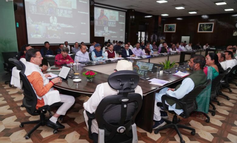 पर्वतीय क्षेत्रों में स्वास्थ्य सुविधाओं के सुदृढ़ीकरण पर विशेष ध्यान दिया जाए : मुख्यमंत्री