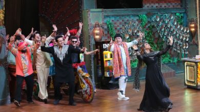 सुदेश लेहरी और परिवार ने कलर्स के ‘लाफ्टर शेफ्स अनलिमिटेड एंटरटेनमेंट’ में बैसाखी का जश्न मनाया सुदेश लेहरी और परिवार ने कलर्स के ‘लाफ्टर शेफ्स अनलिमिटेड एंटरटेनमेंट’ में बैसाखी का जश्न मनाया