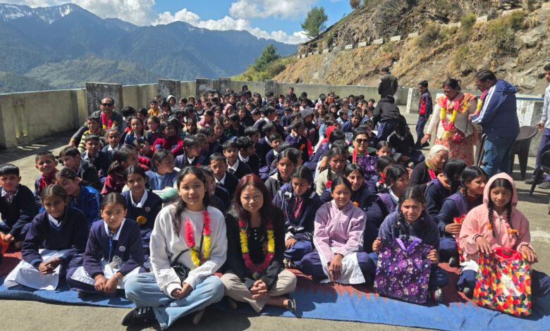 हेल्प क्रॉस ट्रस्ट देहरादून ने जरूरतमंद बच्चों को पाठ्यक्रम सामग्री वितरित की हेल्प क्रॉस ट्रस्ट देहरादून ने जरूरतमंद बच्चों को पाठ्यक्रम सामग्री वितरित की