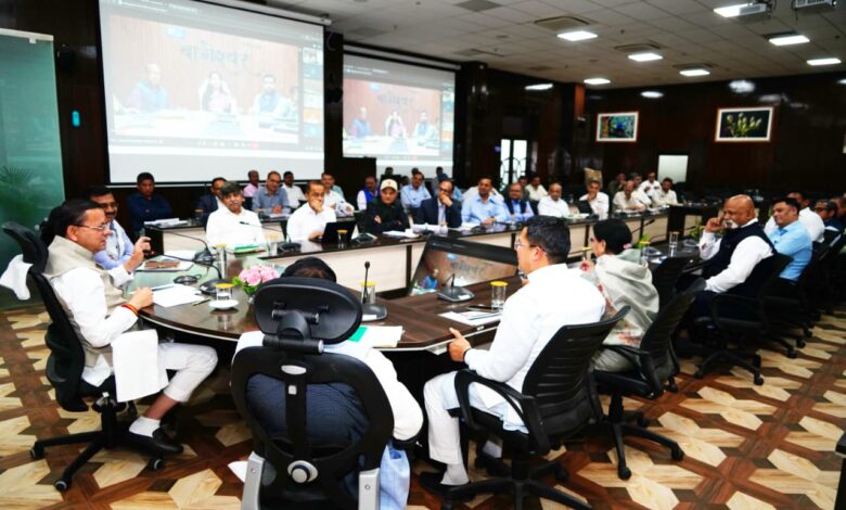 प्रधानमंत्री ग्राम सड़क योजना (पीएमजीएसवाई) के अंतर्गत निर्मित सड़कों के रख-रखाव के लिए संबंधित विभागों की एक समन्वय समिति गठित की जाए प्रधानमंत्री ग्राम सड़क योजना (पीएमजीएसवाई) के अंतर्गत निर्मित सड़कों के रख-रखाव के लिए संबंधित विभागों की एक समन्वय समिति गठित की जाए