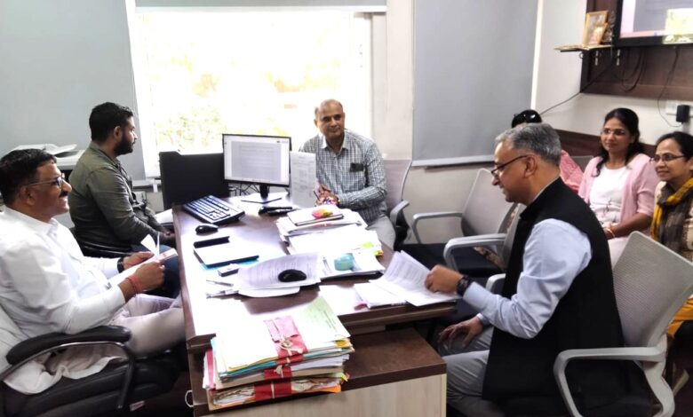 चारधाम यात्रा 2026 : श्रद्धालुओं की सुरक्षा के लिए उत्तराखंड स्वास्थ्य विभाग का बड़ा कदम, राज्यों में शुरू हुआ हेल्थ अलर्ट अभियान चारधाम यात्रा 2026 : श्रद्धालुओं की सुरक्षा के लिए उत्तराखंड स्वास्थ्य विभाग का बड़ा कदम, राज्यों में शुरू हुआ हेल्थ अलर्ट अभियान