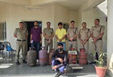 एलपीजी सिलेंडर कालाबाजारी व अवैध गैस रिफिलिंग पर जिला प्रशासन का सख्त एक्शन; प्राथमिकी दर्ज