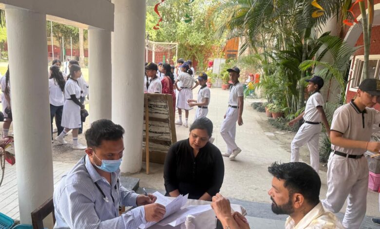 ऑलंपस हाई स्कूल में रक्तदान शिविर हुआ आयोजित