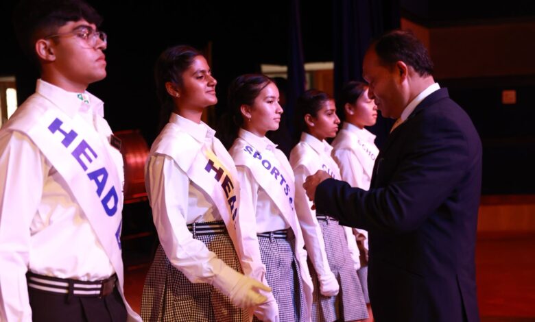 अक्षरा सिंह और तनमय जांगिड ने हेड गर्ल एवं हेड बॉय का दायित्व संभाला