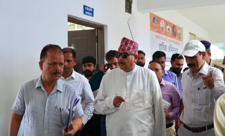 महाराज ने किया ऋषिकेश स्थित ट्रांजिट कैंप का औचक निरीक्षण, पुलिस कंट्रोल रूम में वायरलेस सेट न होने पर जताई नाराजगी