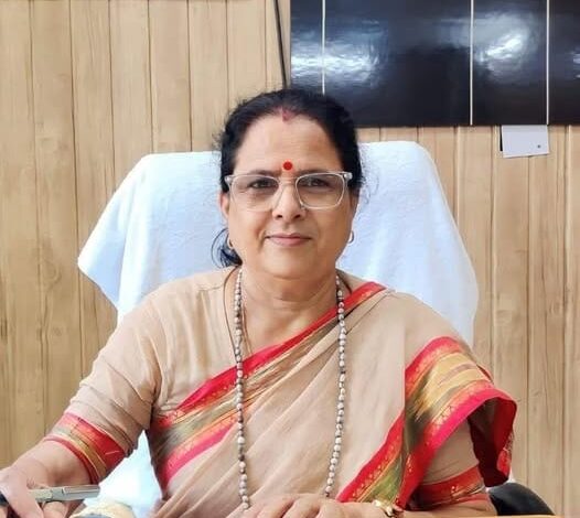  पत्नी की कुल्हाड़ी से काटकर की गई निर्मम हत्या प्रकरण में महिला आयोग ने दिए निर्देश