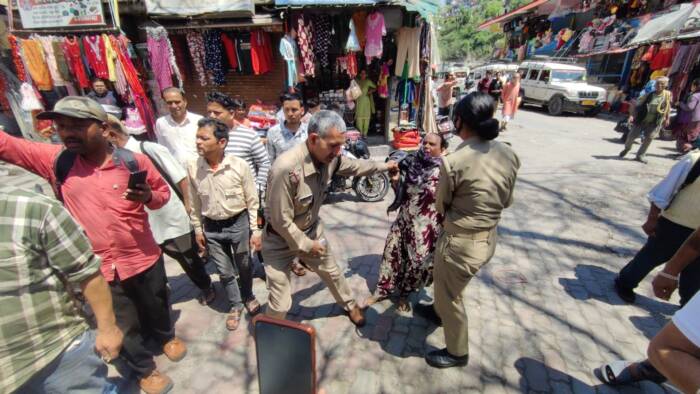 कर्णप्रयाग में नकली जेवरात बेचने आयी महिला हिरासत में, बड़े गिरोह से जुड़े होने की आशंका