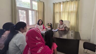 महिला आयोग अध्यक्ष कुसुम कण्डवाल ने सखी वन स्टॉप सेंटर का किया औचक निरीक्षण; व्यवस्थाओं का जायजा लेकर पीड़ित महिलाओं का जाना हाल