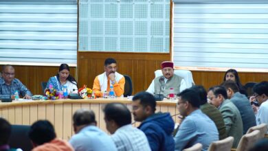 कैबिनेट मंत्री सतपाल महाराज ने चौबट्टाखाल विधानसभा क्षेत्र के विकास कार्यों की समीक्षा की, जनसमस्याओं के त्वरित समाधान एवं समयबद्ध कार्य पूर्ण करने के दिए निर्देश