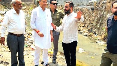 मेयर सौरभ थपलियाल ने वार्ड पार्षद संग गोविन्दगढ़ का किया निरीक्षण, छोटी बिंदाल नाले के सुधार के दिए निर्देश मेयर सौरभ थपलियाल ने वार्ड पार्षद संग गोविन्दगढ़ का किया निरीक्षण, छोटी बिंदाल नाले के सुधार के दिए निर्देश