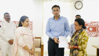 कैंसर पीड़ित परिवार को मिली बड़ी राहत, 71 हजार ऋण माफ, 50 हजार की आर्थिक सहायता कैंसर पीड़ित परिवार को मिली बड़ी राहत, 71 हजार ऋण माफ, 50 हजार की आर्थिक सहायता