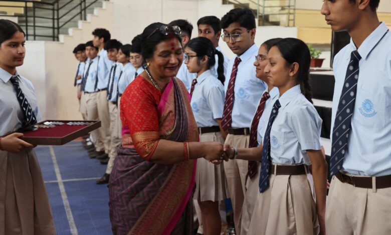 माही भाटिया और यश पाठक बने हेड गर्ल एवं स्कूल कैप्टन