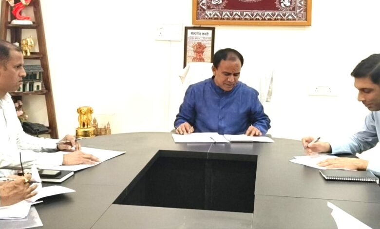 डाॅ. धन सिंह रावत बोले, धारी देवी पर्यटन सर्किट के निर्माण में लायें तेजी डाॅ. धन सिंह रावत बोले, धारी देवी पर्यटन सर्किट के निर्माण में लायें तेजी