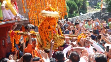 चतुर्थ केदार रुद्रनाथ भगवान की उत्सव डोली अपने शीतकालीन प्रवास स्थल गोपीनाथ मंदिर गोपेश्वर से मूल धाम को रवाना