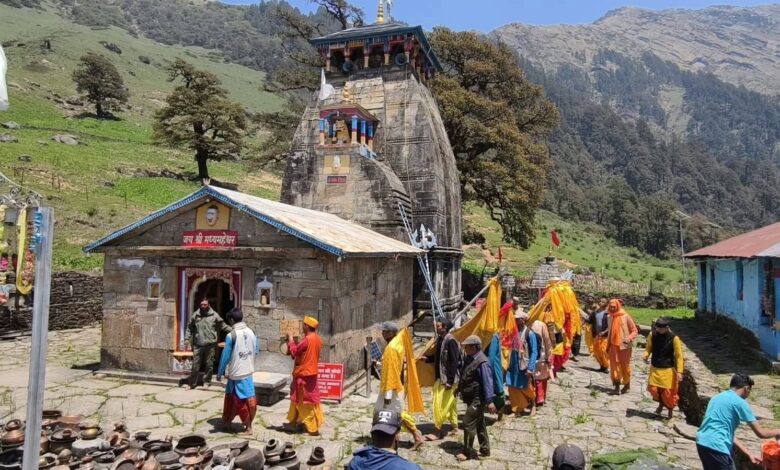 द्वितीय केदार के भगवान श्री मद्महेश्वर मंदिर के कपाट श्रद्धा, आस्था एवं सनातन परंपराओं के मध्य विधि-विधान के साथ श्रद्धालुओं के दर्शनार्थ खुले