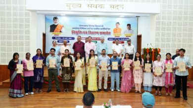 मुख्यमंत्री ने 483 अभ्यर्थियों को प्रदान किये नियुक्ति पत्र मुख्यमंत्री ने 483 अभ्यर्थियों को प्रदान किये नियुक्ति पत्र