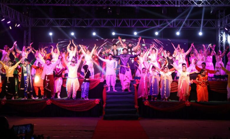 ओलम्पस हाई में 27वां वार्षिक पुरस्कार वितरण एवं भव्य वार्षिकोत्सव आयोजित ओलम्पस हाई में 27वां वार्षिक पुरस्कार वितरण एवं भव्य वार्षिकोत्सव आयोजित