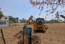 अजबपुर कला में आठ बीघा में की जा रही अवैध प्लॉटिंग पर चला एमडीडीए का बुलडोजर अजबपुर कला में आठ बीघा में की जा रही अवैध प्लॉटिंग पर चला एमडीडीए का बुलडोजर