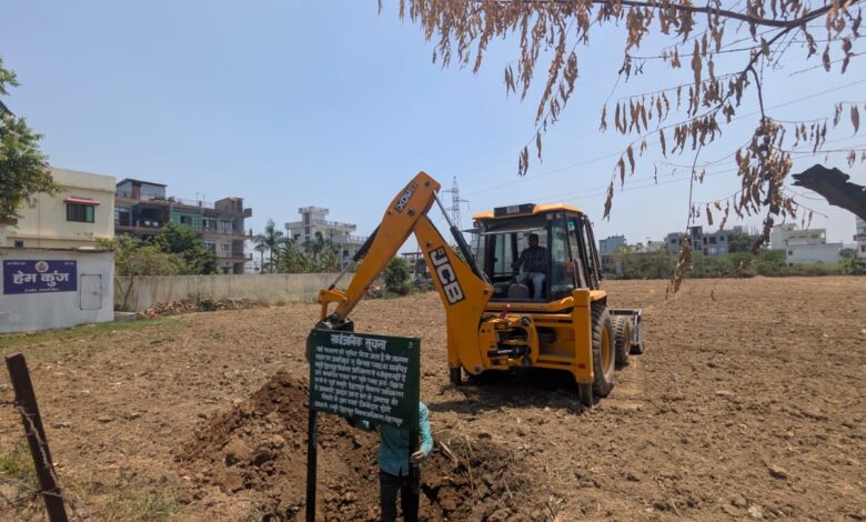 अजबपुर कला में आठ बीघा में की जा रही अवैध प्लॉटिंग पर चला एमडीडीए का बुलडोजर अजबपुर कला में आठ बीघा में की जा रही अवैध प्लॉटिंग पर चला एमडीडीए का बुलडोजर