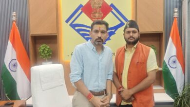 उत्तराखंड क्रांति सेना के प्रदेश अध्यक्ष ललित श्रीवास्तव ने नवनियुक्त DM IAS आशीष चौहान से शिष्टाचार भेंट कर दी शुभकामनाएं उत्तराखंड क्रांति सेना के प्रदेश अध्यक्ष ललित श्रीवास्तव ने नवनियुक्त DM IAS आशीष चौहान से शिष्टाचार भेंट कर दी शुभकामनाएं