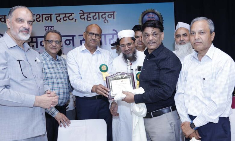 दायित्व फाउंडेशन ने 270 मेधावी छात्रों को किया सम्मानित दायित्व फाउंडेशन ने 270 मेधावी छात्रों को किया सम्मानित