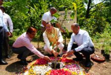 मुख्यमंत्री आवास परिसर में 3-बी गार्डन (बी-फ्रेंडली, बटरफ्लाई-फ्रेंडली एवं बर्ड-फ्रेंडली गार्डन) के निर्माण कार्य का शुभारम्भ मुख्यमंत्री आवास परिसर में 3-बी गार्डन (बी-फ्रेंडली, बटरफ्लाई-फ्रेंडली एवं बर्ड-फ्रेंडली गार्डन) के निर्माण कार्य का शुभारम्भ