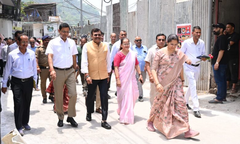 मुख्य सचिव उत्तराखंड द्वारा टिहरी गढ़वाल में बजरंग सेतु एवं हिलान्स हिमालयन भोजनालय का निरीक्षण