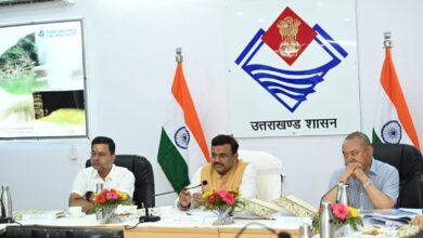 आपदा से क्षतिग्रस्त सड़कों एवं अन्य सुविधाओं की मरम्मत कार्यों में तेजी लाई जाए : CS