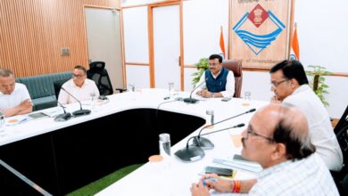 केदारनाथ रोपवे प्रोजेक्ट एवं हेमकुंट साहिब रोपवे प्रोजेक्ट के अंतर्गत फॉरेस्ट लैंड क्लीयरेंस पर तेजी से करें कार्य : सीएस