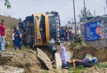 केदारनाथ धाम जा रही यात्रियों से भरी बस पलटी, 5 यात्री घायल