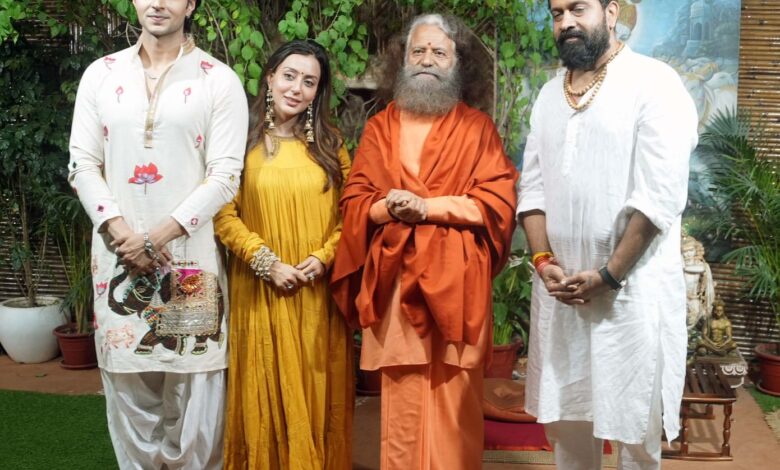 चौथे सप्ताह में पहुंची ‘कृष्णावतारम पार्ट 1 – द हार्ट’, कलाकारों ने हरिद्वार और ऋषिकेश में लिया संतों का आशीर्वाद चौथे सप्ताह में पहुंची ‘कृष्णावतारम पार्ट 1 – द हार्ट’, कलाकारों ने हरिद्वार और ऋषिकेश में लिया संतों का आशीर्वाद