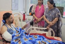 ​ऋषिकेश भट्टोवाला गोलीबारी कांड पर महिला आयोग सख्त: अध्यक्ष कुसुम कंडवाल ने एम्स पहुँचकर जाना घायलों का हाल, दिए कठोरतम कार्रवाई के निर्देश