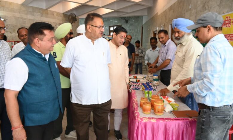 काशीपुर में खेत बचाओ अभियान कार्यक्रम में कृषि मंत्री गणेश जोशी ने किसानों से वैज्ञानिक एवं प्राकृतिक खेती अपनाने का किया आह्वान