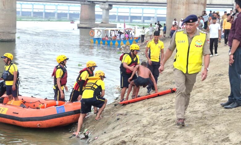 उत्तर प्रदेश शासन, जिला प्रशासन बरेली एवं SDRF उत्तराखण्ड के संयुक्त समन्वय से रामगंगा नदी में फ्लड रेस्क्यू मॉक ड्रिल आयोजित