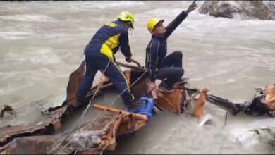 अलकनंदा में समाया ट्रक, चालक की मौत