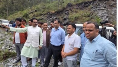 निजमूला घाटी पहुंचे जिलाधिकारी, झींझी पुल निर्माण नवंबर तक पूरा करने के दिए निर्देश निजमूला घाटी पहुंचे जिलाधिकारी, झींझी पुल निर्माण नवंबर तक पूरा करने के दिए निर्देश